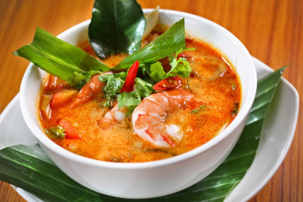 Tom Yum Thái Có Cay Quá Với Khách Việt Không? Phân Biệt Tom Yum Nước Trong Và Nước Đục Ở Thá Lan