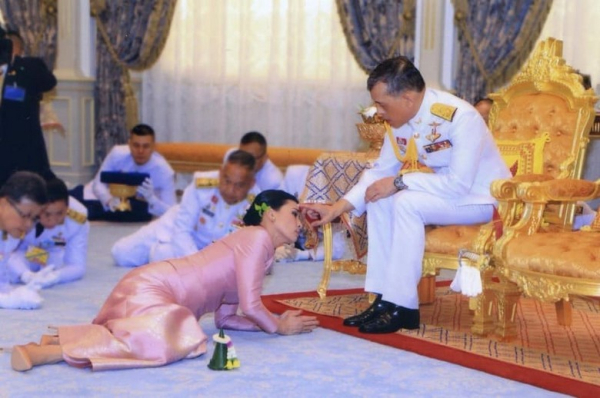 Vì Sao Người Thái Lan Rất Tôn Kính Hoàng Gia?  Những Điều Khách Việt Tuyệt Đối Tránh