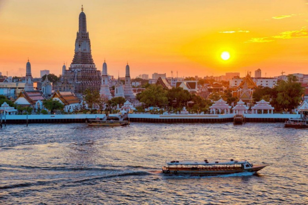 Ngắm Hoàng Hôn Ở Wat Arun Bên Sông Chao Phraya: Khung Giờ Đẹp Nhất, Góc Chụp Ảnh