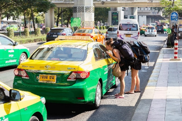 Kinh Nghiệm Đi Grab Và Taxi Ở Thái Lan: Tránh Bị Tính Sai Cước, Cách Đặt Xe Và So Chi Phí Với BTS