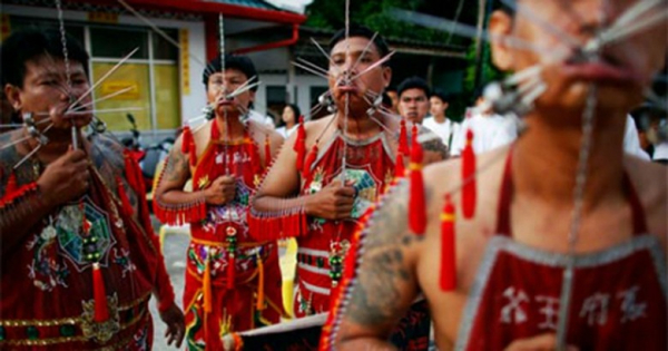 Lễ Hội Ăn Chay (Vegetarian Festival) Phuket: Diễn Ra Khi Nào, Có Gì Đặc Biệt Và Khách Việt Nên Lưu Ý