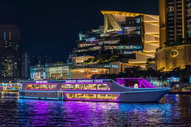 Du thuyền buffet lung linh đèn trên sông Chao Phraya về đêm